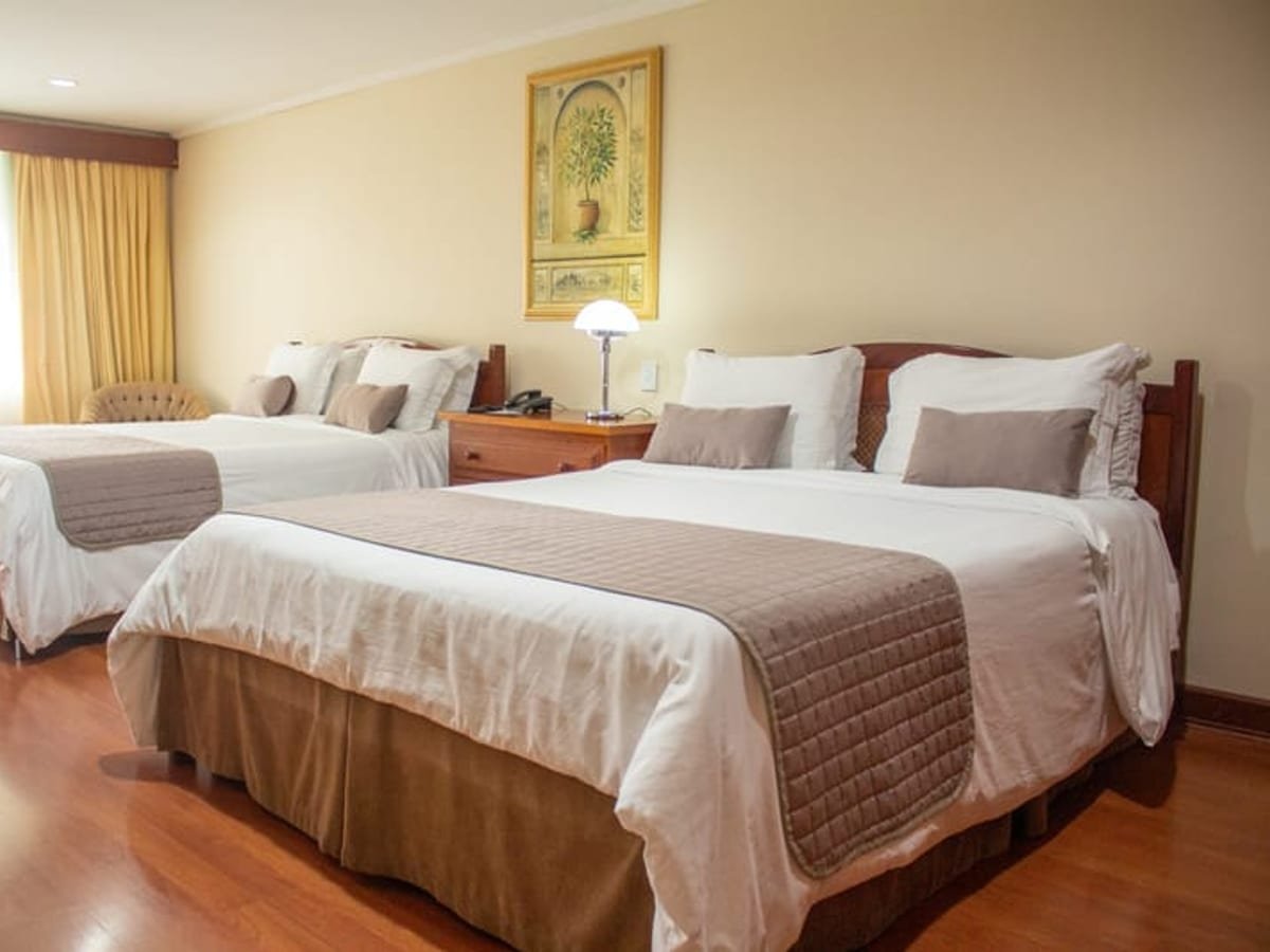 Suíte Luxo com vista para a piscina ou bosque